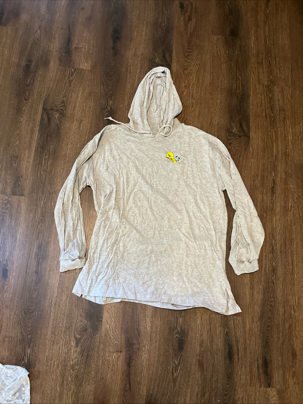 vtg 99 heather gray, long-sleeve T-shirt hoodie w/ embroidered Tweety Bird . XL